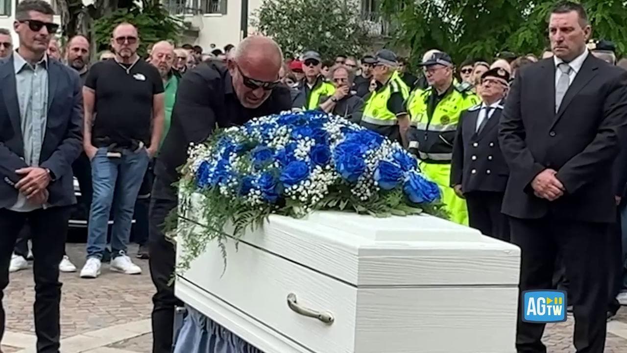 I funerali di Anna Chiti, la ragazza morta sul catamarano nel suo primo giorno di lavoro