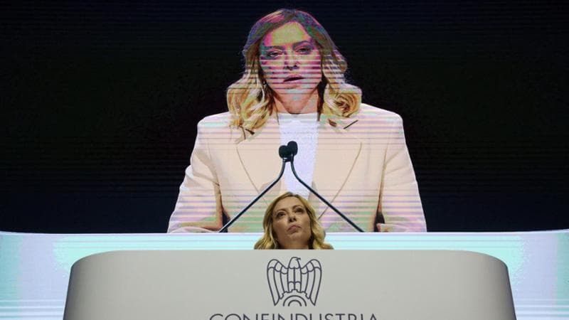Meloni dagli industriali con Metsola: “L'Ue non sempre dalla nostra parte. Cancelli i dazi interni”