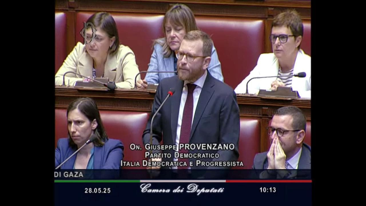 Camera, Gaza Tajani ride e Provenzano (PD) lo incalza: "Non rida, spieghi perché non fate niente"