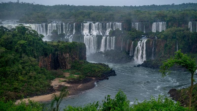 Cascate Iguazú, versante brasiliano. © 2024 Wolfgang Kaehler