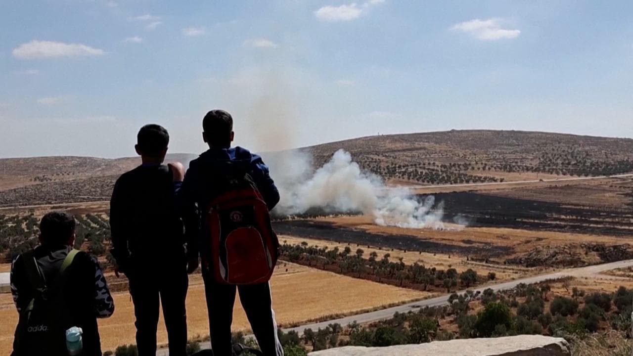 Cisgiordania, la denuncia dei palestinesi: "I coloni israeliani bruciano i nostri raccolti"