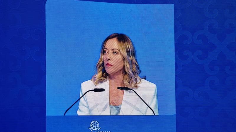 Meloni: “Contenta della visita di Macron. Sul rapporto tra Italia e Francia si è montata panna”