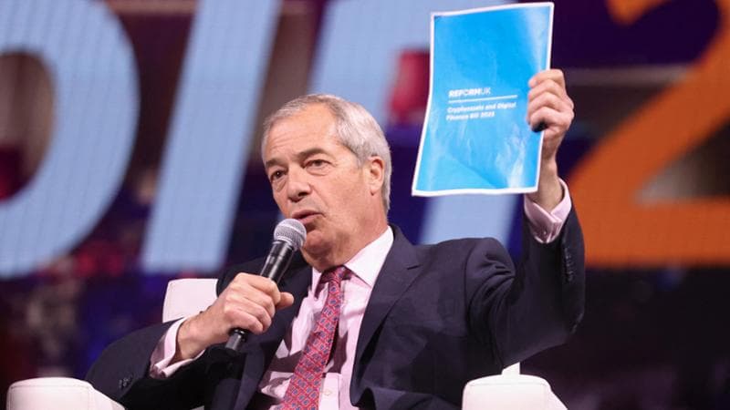 Regno Unito, Farage come Trump: “Accetterò le criptovalute per finanziare la mia campagna elettorale"