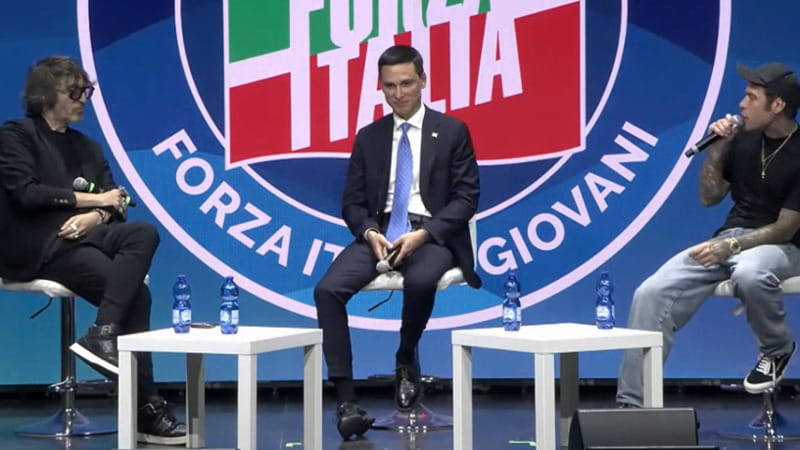 Fedez dai giovani di FI: “Sempre pronto al confronto con tutti. Da sinistra ho ricevuto rifiuti”