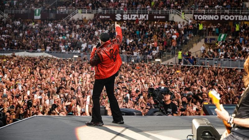 Si alza l’onda di Vasco Rossi: “Siamo una vita spericolata”