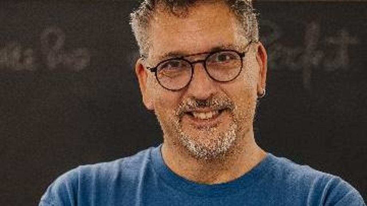 Money Road, debutta Sandro Marenco: il primo "Diversity Prof" d'Italia arriva su Sky
