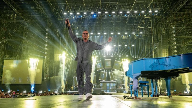 Gigi D'Alessio in concerto allo stadio Maradona di Napoli. Questa e le altre foto sono di Angelo Orefice