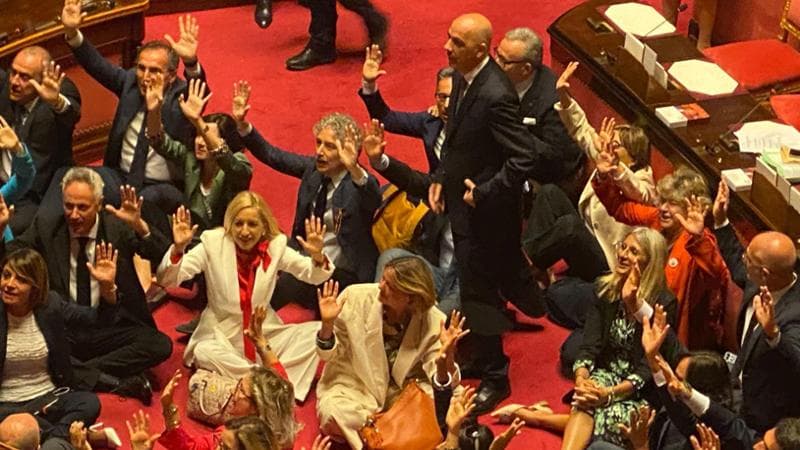 Decreto sicurezza è legge, ok del Senato. Balboni (FdI) attacca le opposizioni, rissa sfiorata