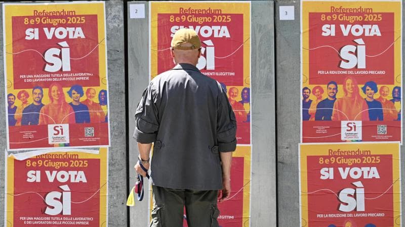 Manifesti in favore del referendum dell'8 e 9 giurgno a Milano
