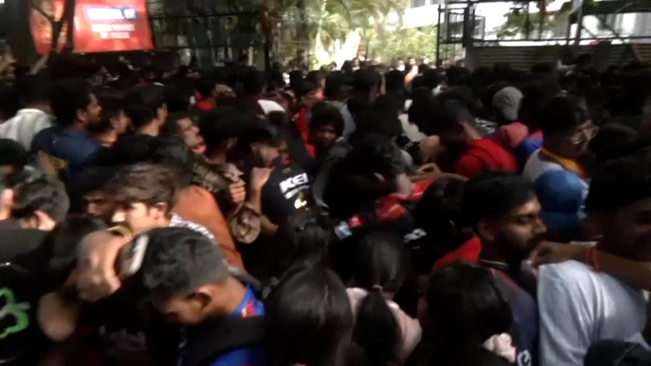 India, enorme ressa alla festa per la vittoria del campionato di cricket: 11 morti e molti feriti