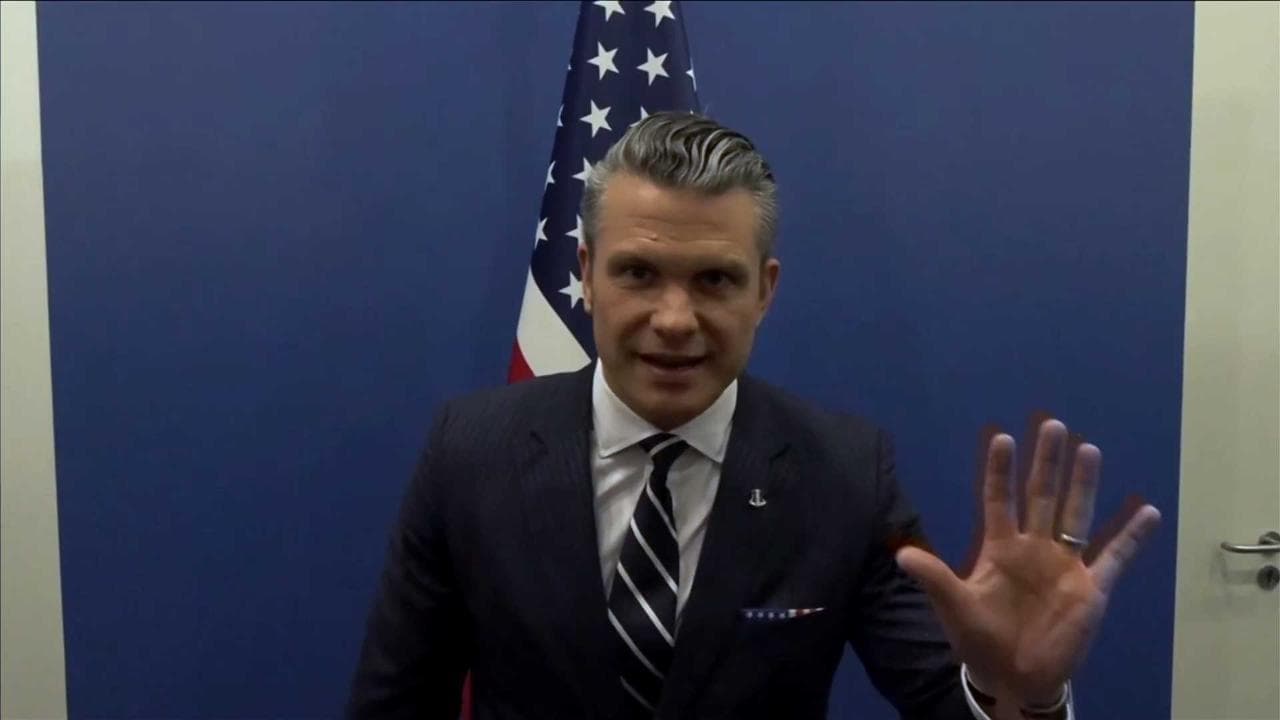 Spese militari, Hegseth: "Fiducioso che i Paesi Nato annunceranno il 5% a L'Aia" davanti a Trump