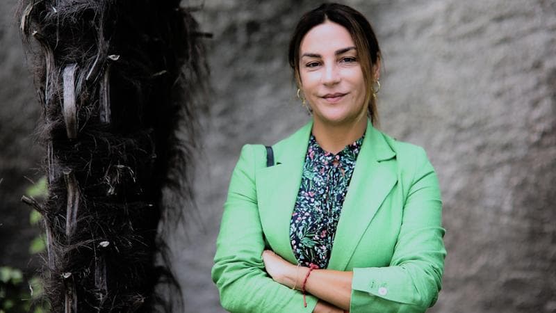 Viola Ardone (51 anni), insegna italiano e latino in un liceo di Giugliano (Napoli). Ultimo libro, Grande Meraviglia (2023) (Mirco Toniolo / Agf)