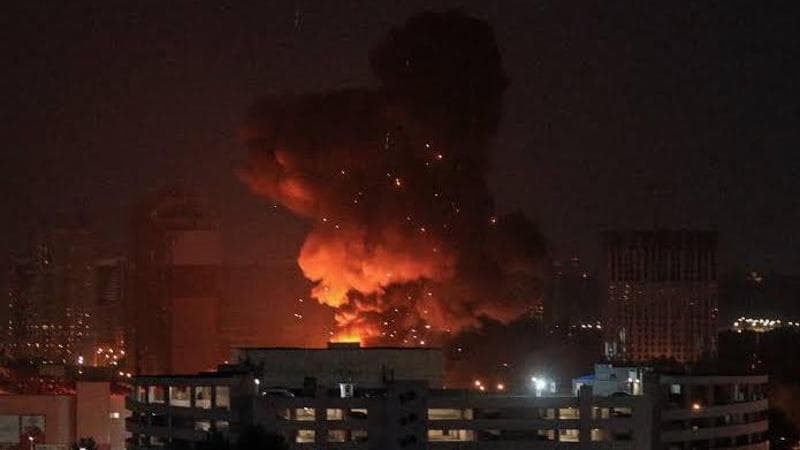 Pioggia di missili sull'Ucraina, colpito il centro di Kiev