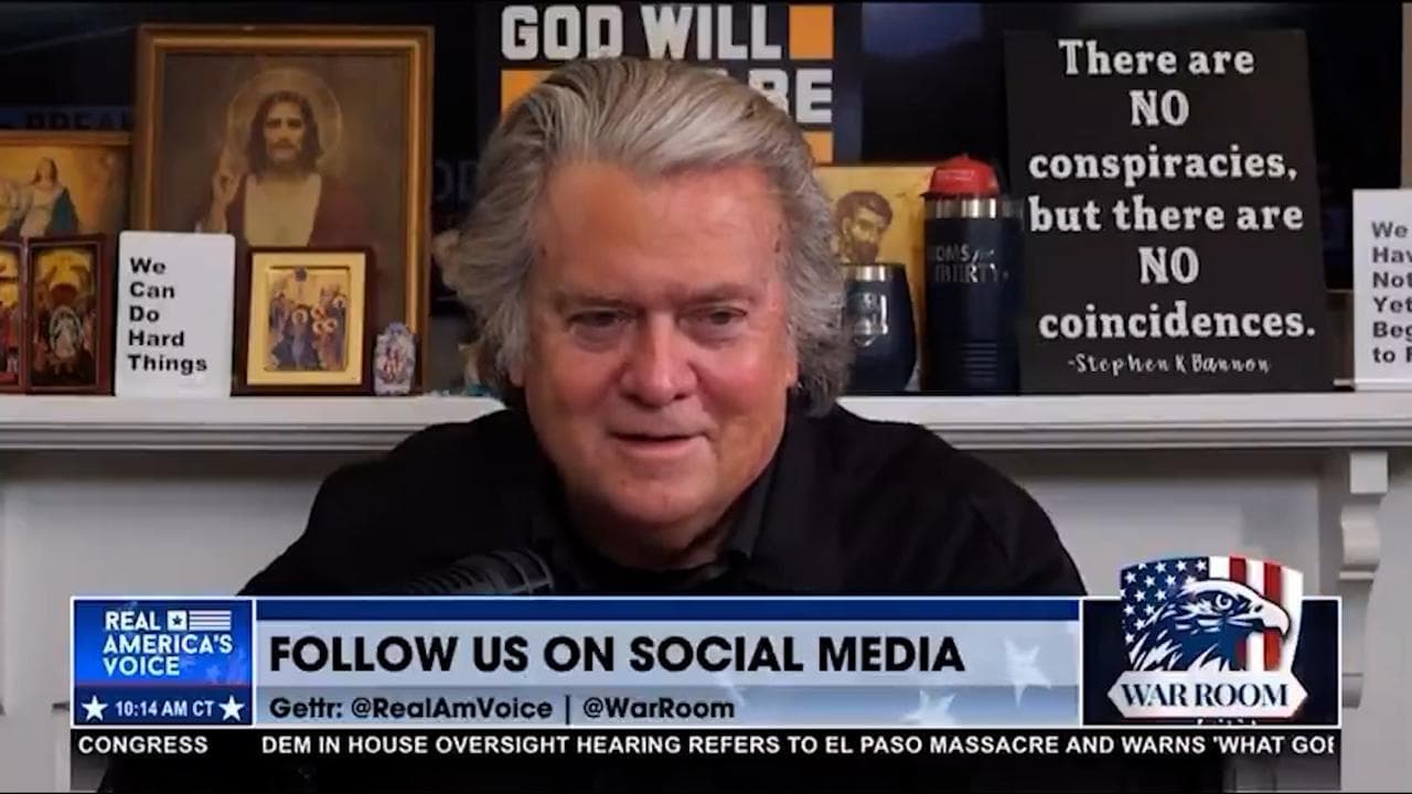 Steve Bannon prende in giro Elon Musk: "Bro, hai varcato il Rubicone: non si torna indietro"