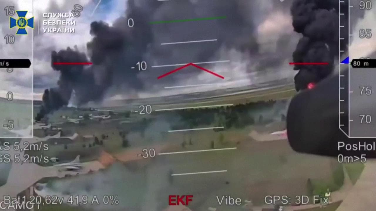 Guerra in Ucraina, Kiev diffonde il video completo dell'attacco alla base aerea russa di Belaya