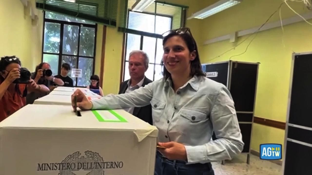 Referendum, Schlein al seggio: il voto, le foto, la promessa di vigilare su eventuali irregolarità