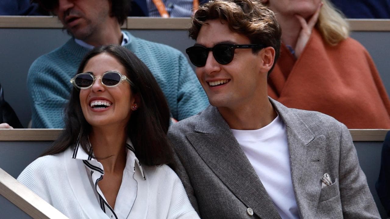 George Russell, pilota F1 della Mercedes, in tribuna con la fidanzata Carmen Montero Mundt