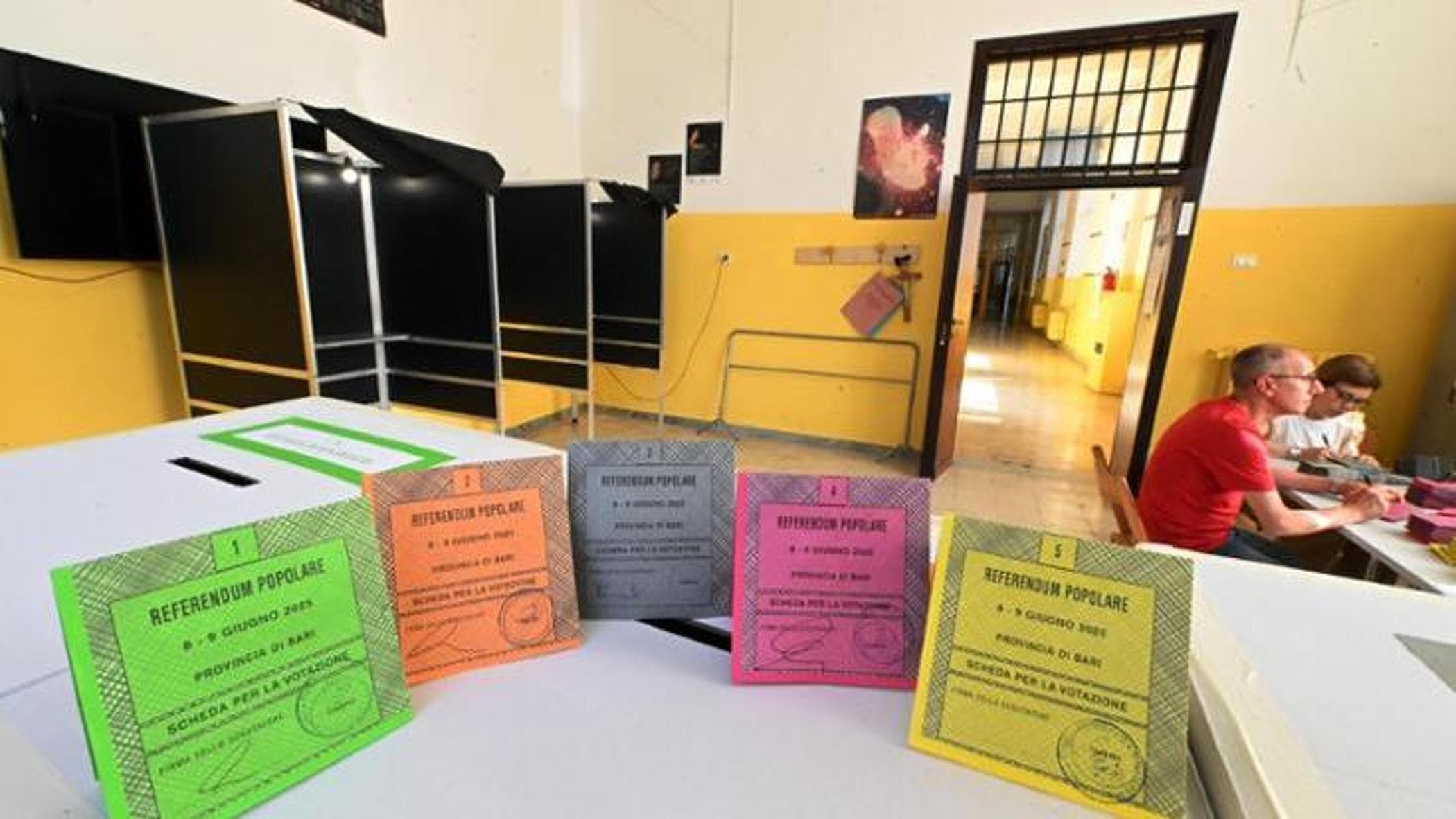 affluenza alle urne oggi referendum