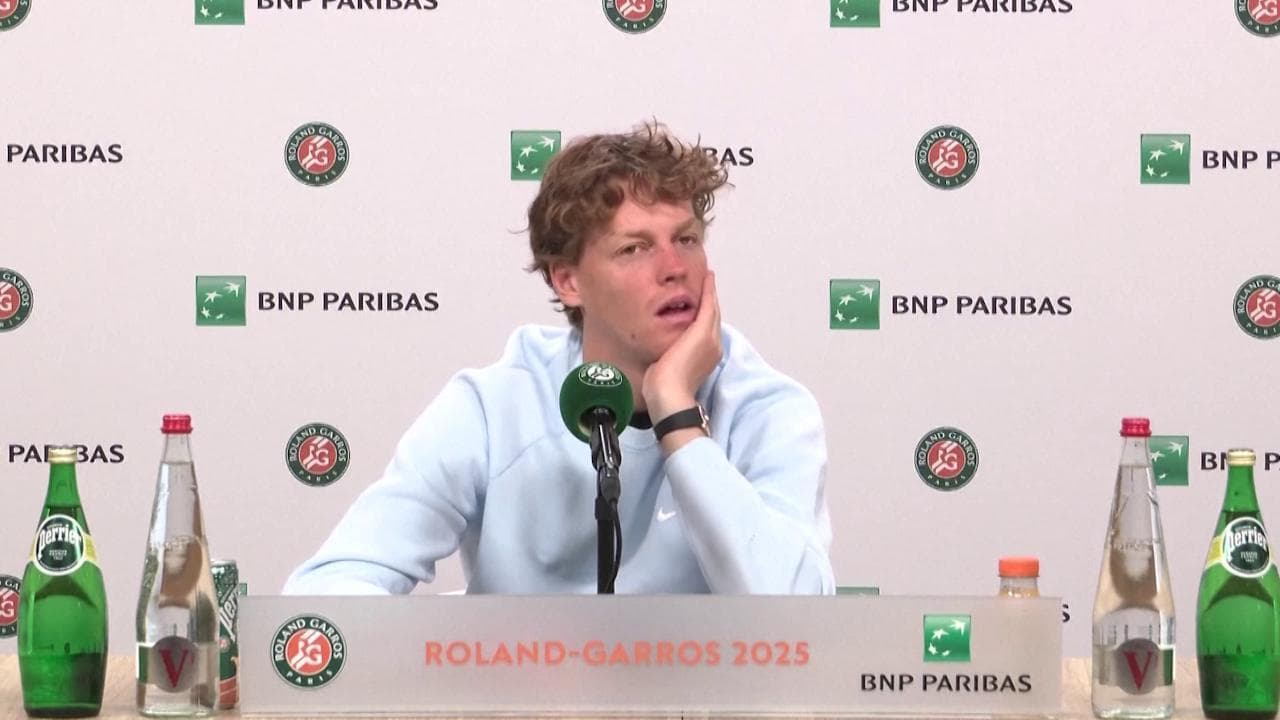 Roland Garros, Sinner: "Piangere non serve, ma perdere così fa male"