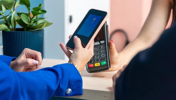 Pagamenti digitali, solo un consumatore su dieci si sente al riparo dai rischi