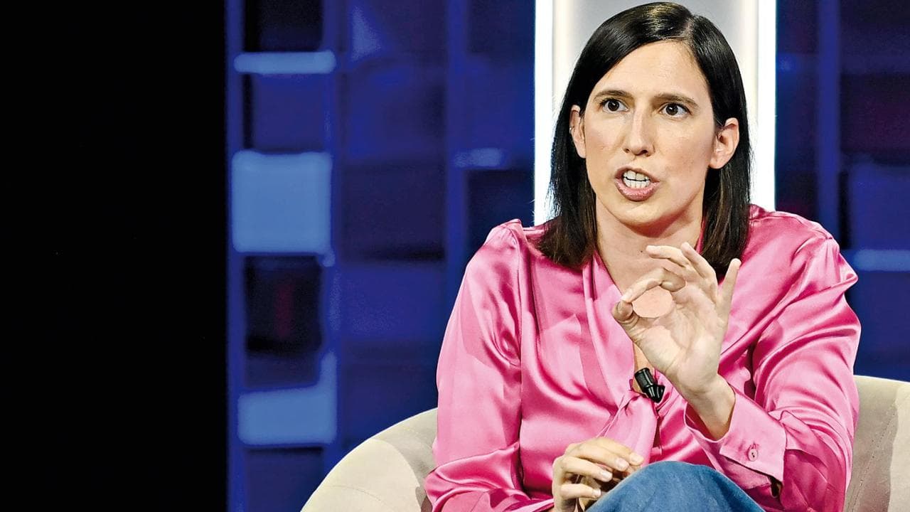 La segretaria del Partito Democratico, Elly Schlein, durante la trasmissione televisiva In altre parole condotta da Massimo Gramellini ed in onda su La7, Roma, 27 aprile 2025. ANSA/RICCARDO ANTIMIANI
