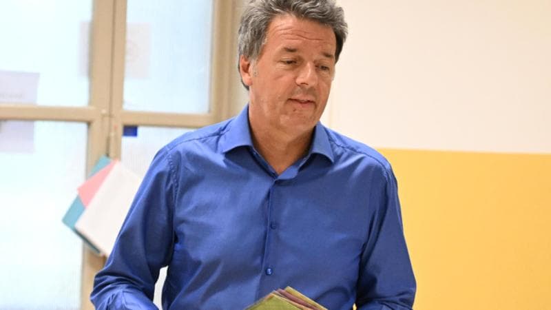 Matteo Renzi al seggio elettorale per i referendum abrogativi dell&rsquo;8 e 9 Giugno&nbsp;

