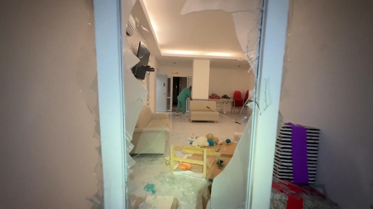 Ucraina, attacchi russi su Odessa: bombe su un ospedale