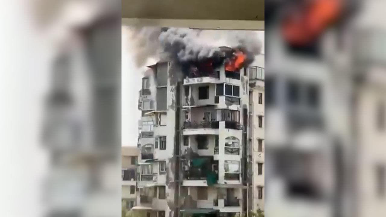 India: incendio in un palazzo a Nuova Delhi, gli abitanti intrappolati dalle fiamme