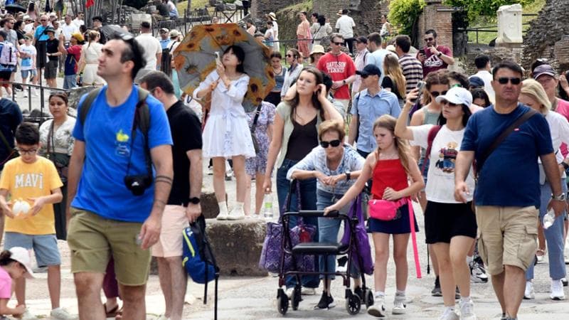 Chirurgia estetica, questa ossessione dei corpi perfetti cancella l’umano