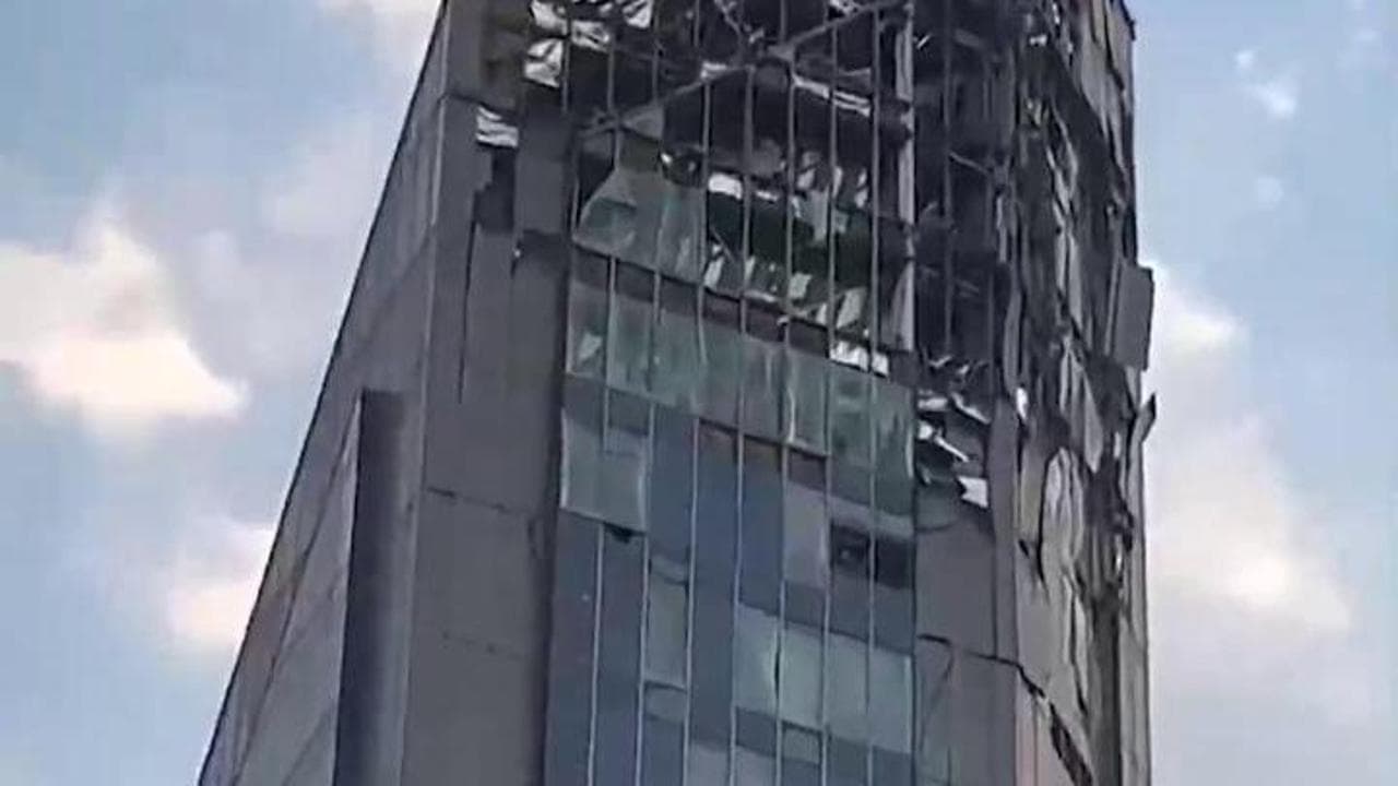 Israele attacca l'Iran, colpita la Torre di Vanak: abitazione di dirigenti e scienziati iraniani
