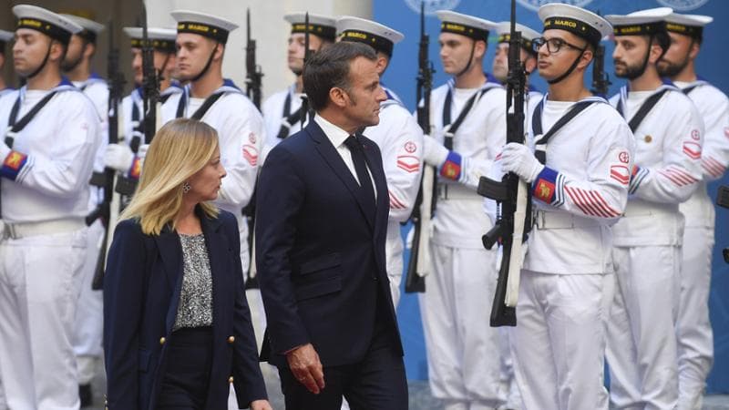 Giorgia Meloni ed&nbsp;Emmanuel Macron&nbsp;
