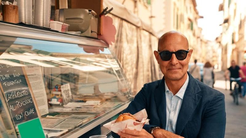 Stanley Tucci in Italia: un viaggio tra sapori, storie e contraddizioni