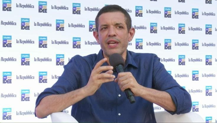 L'incontro "Che cos'è l'Italia". Francesco De Carlo si racconta in piazza Maggiore