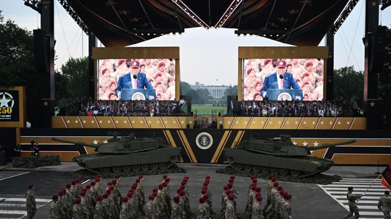 La parata a Washington e proteste in ogni città: Trump fa sfilare i carri armati e spacca l’America