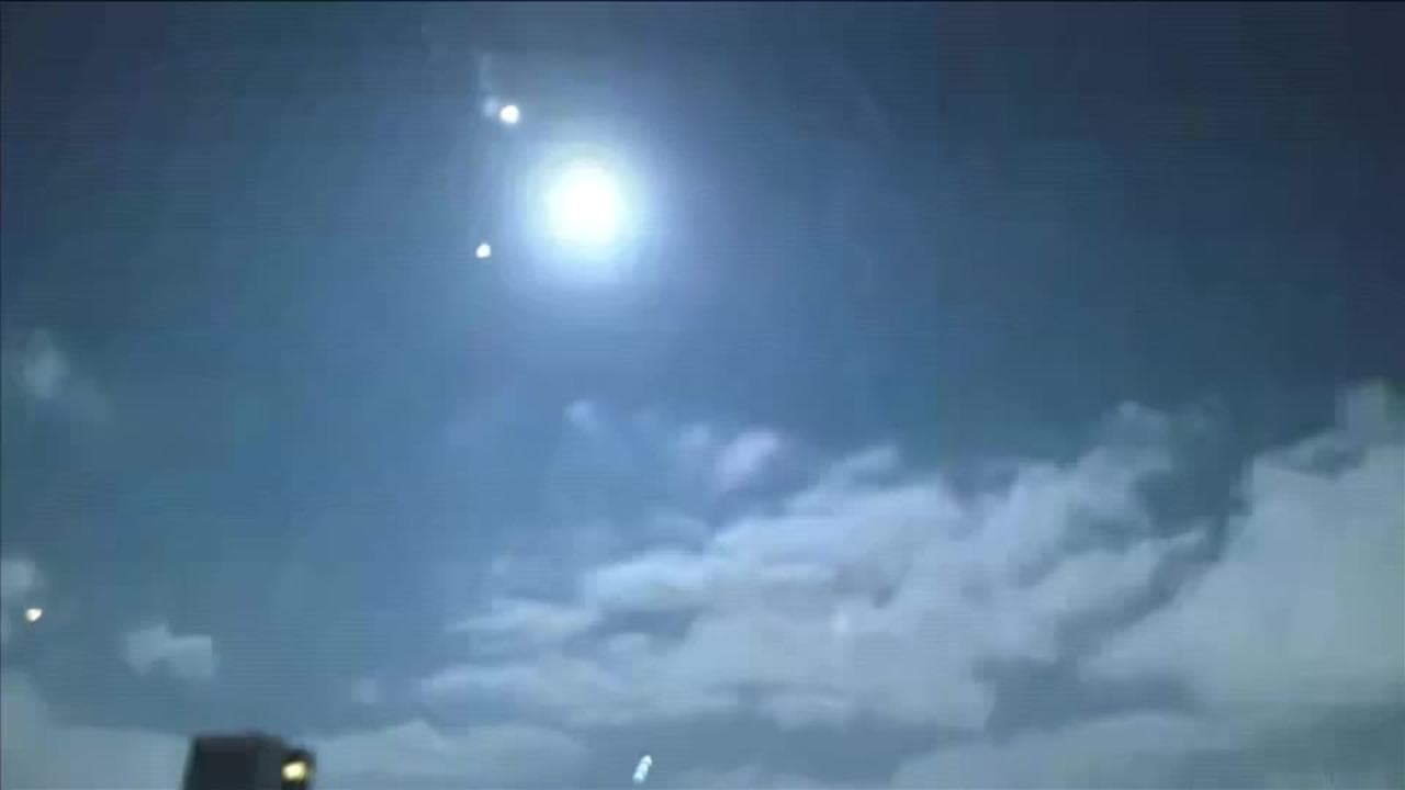 Missili su Israele, sirene nella notte: i razzi intercettati sopra Tel Aviv