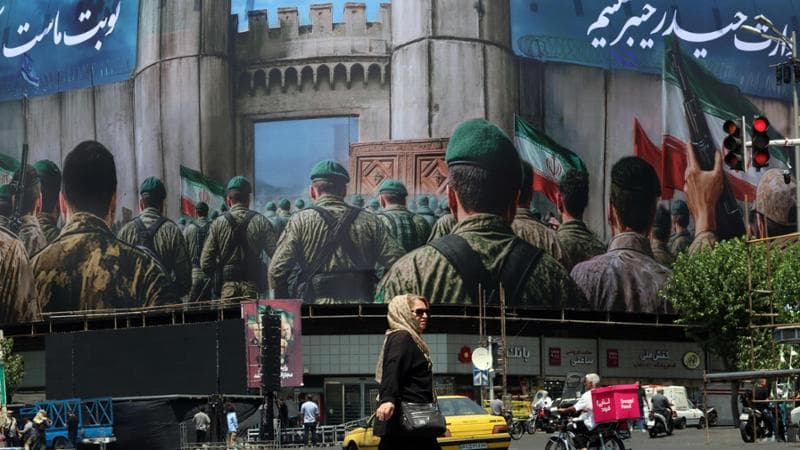 La società civile resta cauta sugli ayatollah: “Libertà non con le bombe”