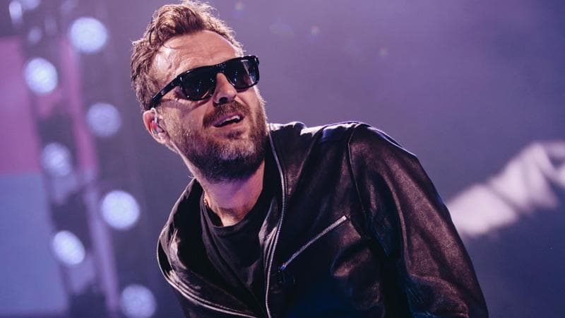 Cesare Cremonini accende San Siro: “Io, artista dell’oggi, non mi siedo sugli allori”