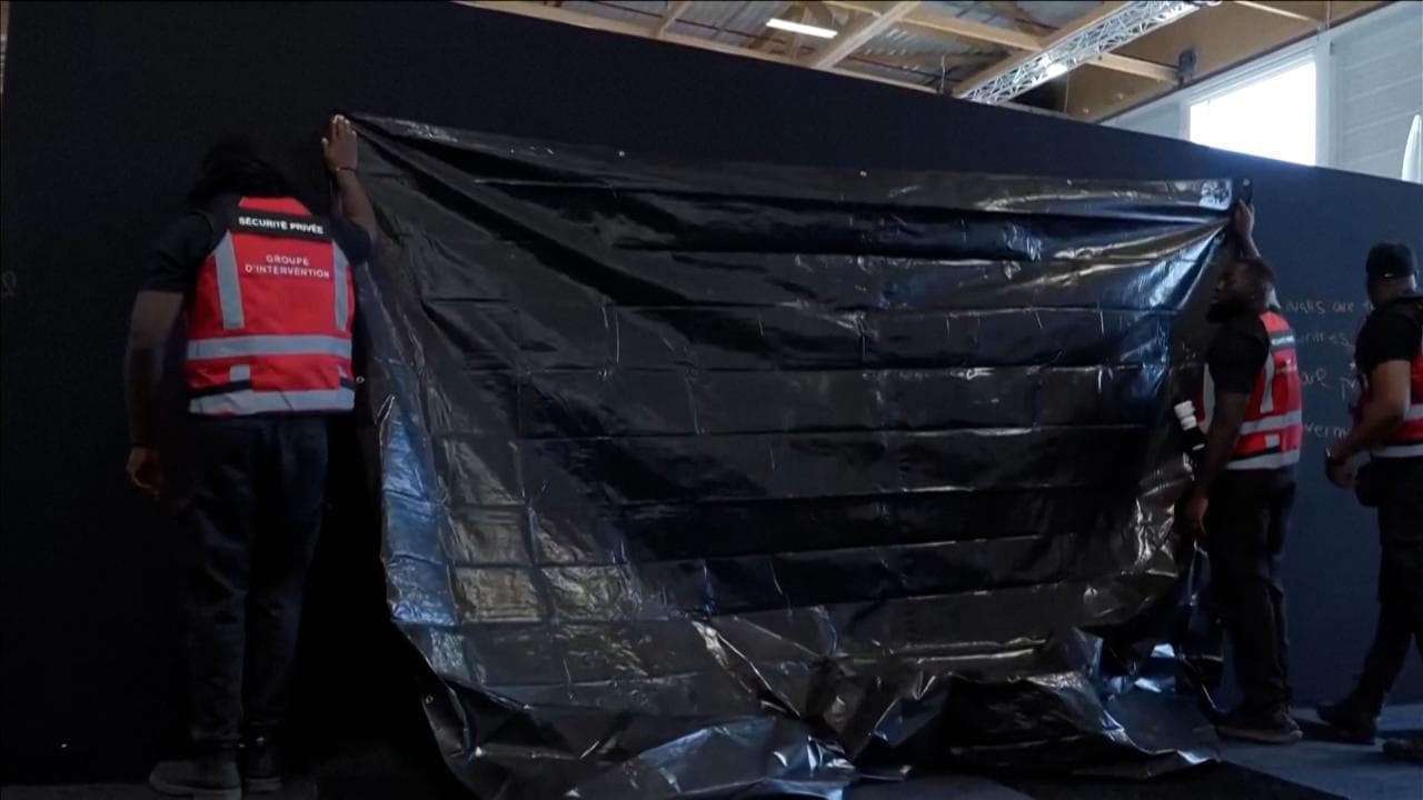 La Francia fa chiudere gli stand israeliani al salone aerospaziale di Parigi