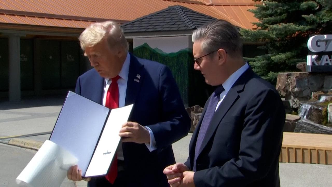 Il lapsus di Trump con Starmer: chiama "Unione europea" il Regno Unito