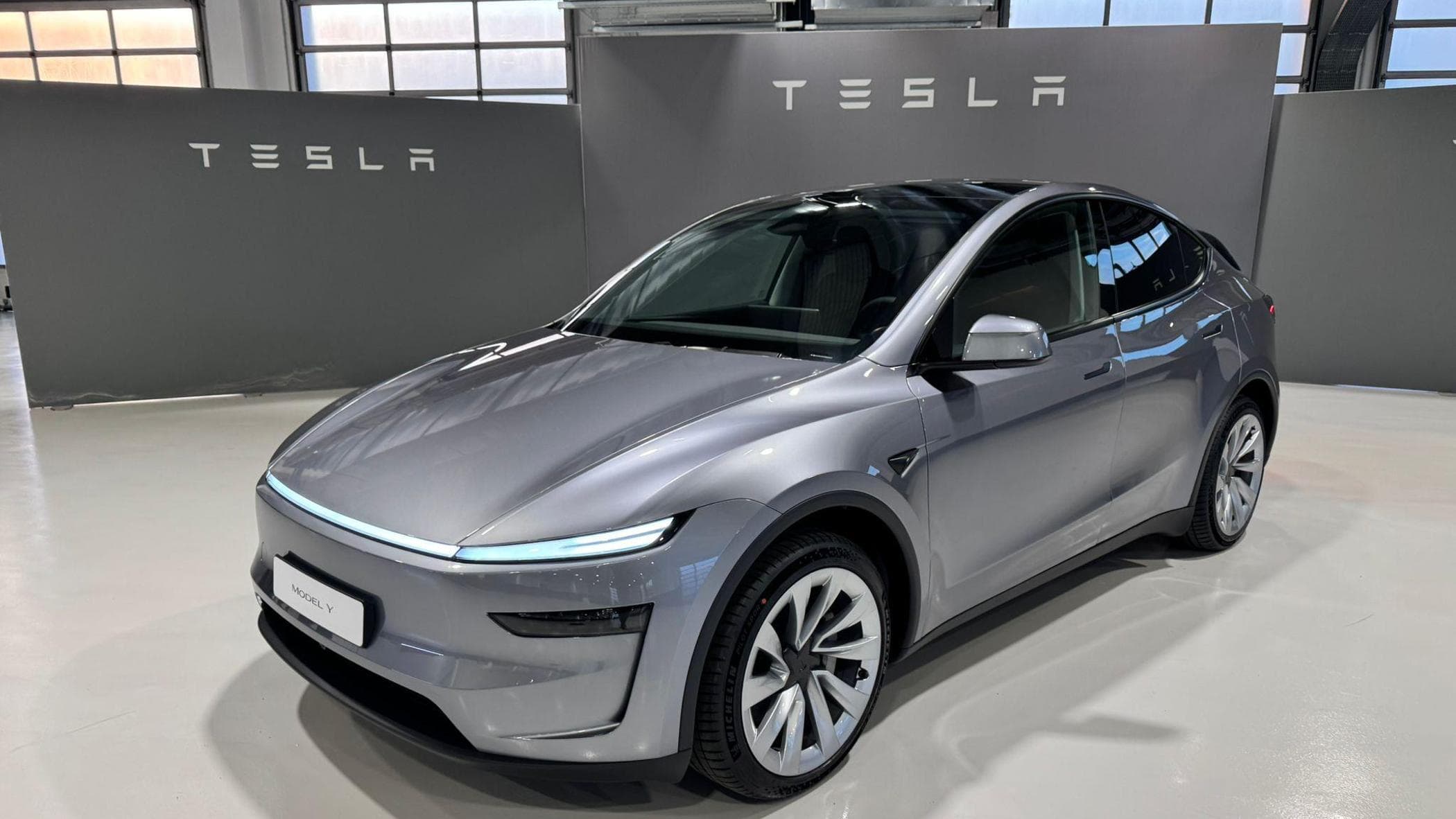 Tesla artık Avrupalıların elektriği değil: Potansiyel müşteriler Audi ve BMW'yi tercih ediyor