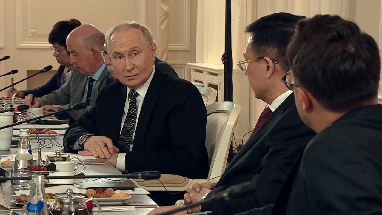 Putin: "Pronto a incontrare Zelensky come negoziatore, ma chi firmerà l'accordo?"