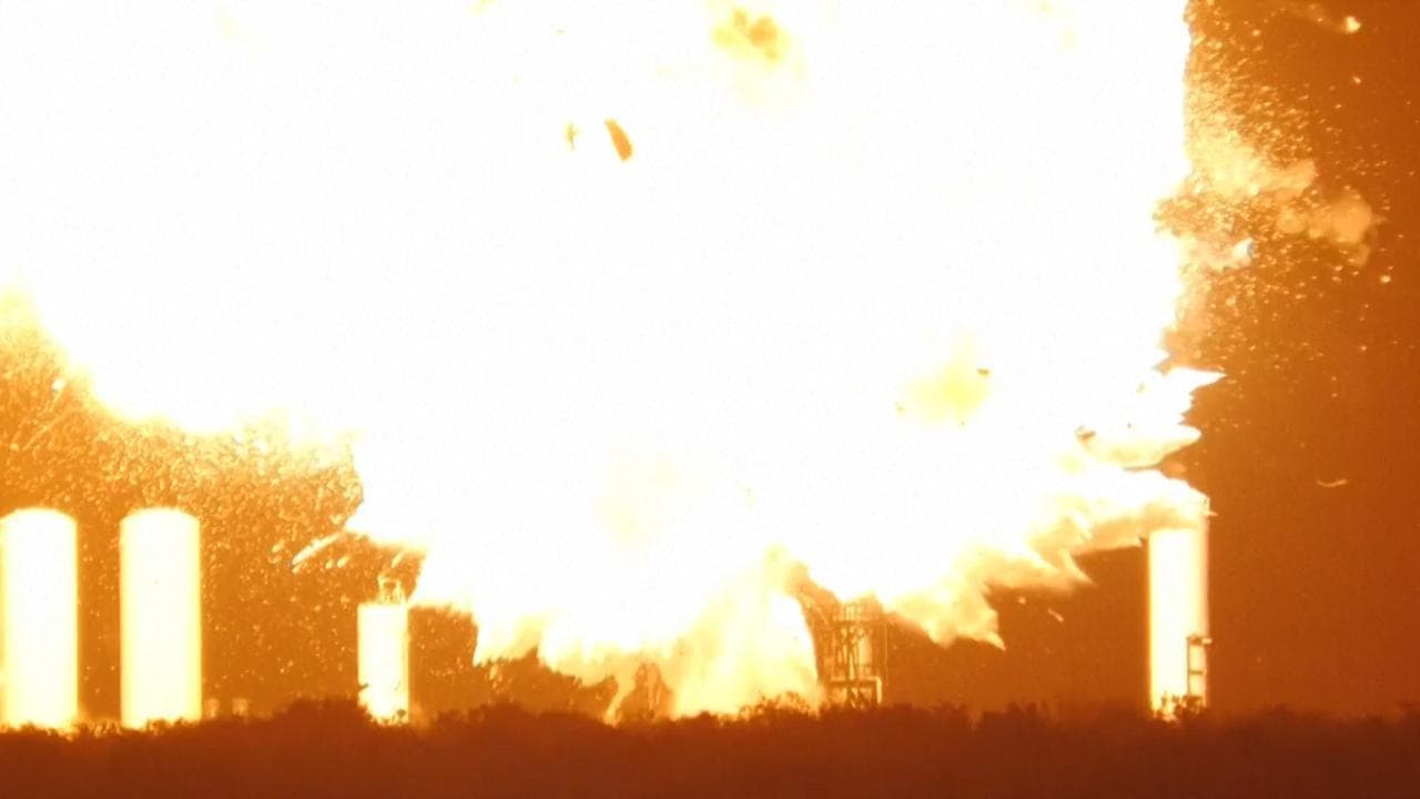 Texas: razzo SpaceX esplode durante test, il video