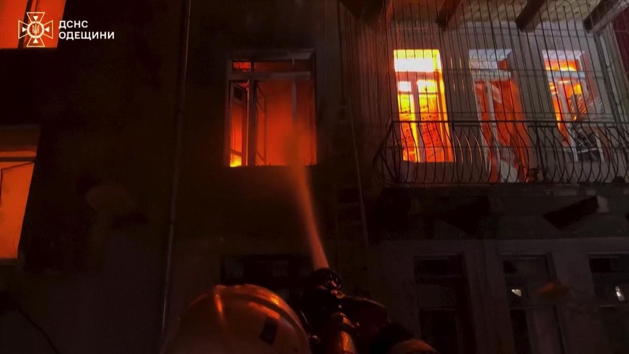 Odessa, un morto e 14 feriti in un attacco notturno russo con i droni