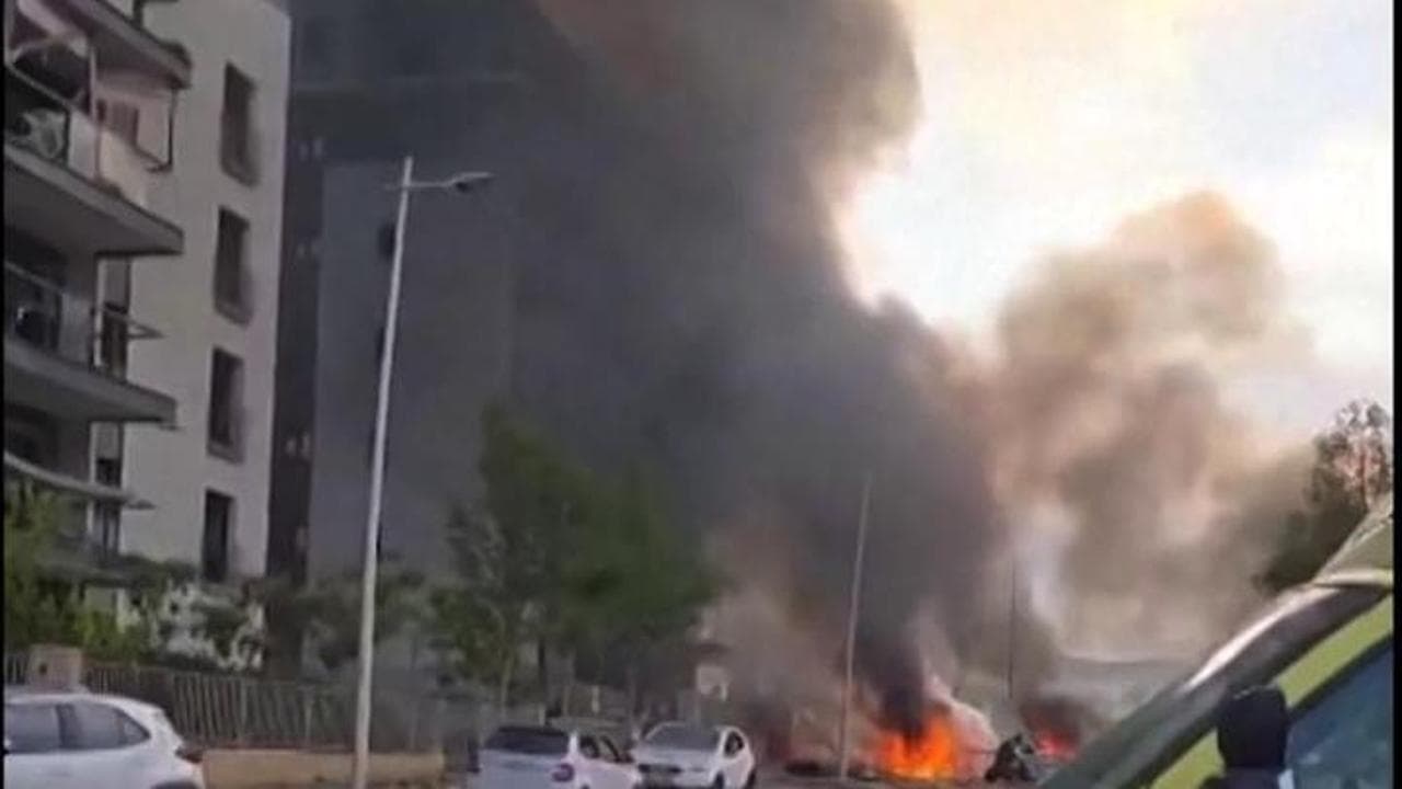 Israele, missile iraniano "buca" la difesa aerea a Beer Sheva: 7 feriti e ingenti danni