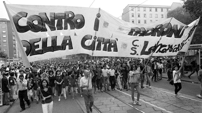 Settembre 1989 la manifestazione a Milano dopo lo sgombero (Chirulli/Rcs/Contrasto)