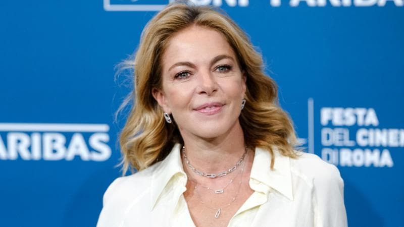 Claudia Gerini: “Un film in Ucraina sulla surrogata. Le donne scongiurerebbero ogni guerra”