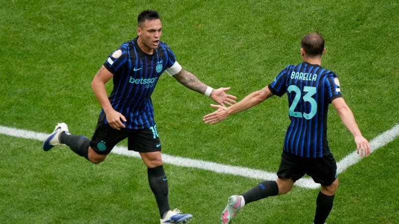 Lautaro Martinez esulta dopo il gol all'Urawa