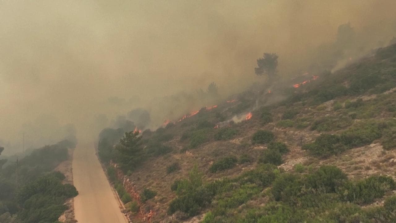 Grecia, emergenza incendi a Chios