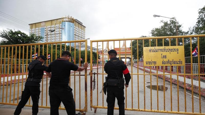 Thailandia, chiusa frontiera con la Cambogia dopo scontri al confine: blocco anche per turisti