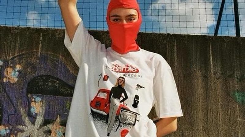 La maglietta Barbie Brigate Rosse del sito Innioranza
